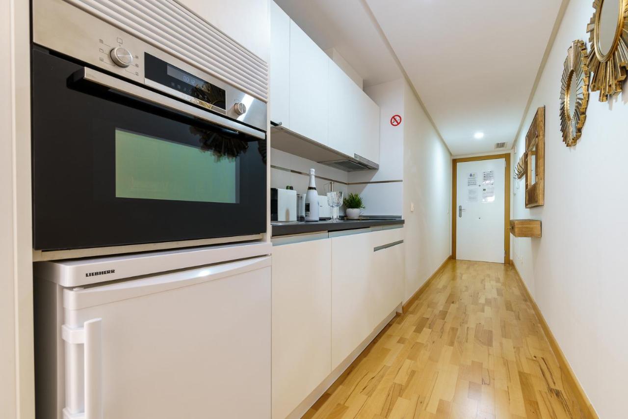 Malagasuite Cozy Center Apartment & Parking Exterior photo